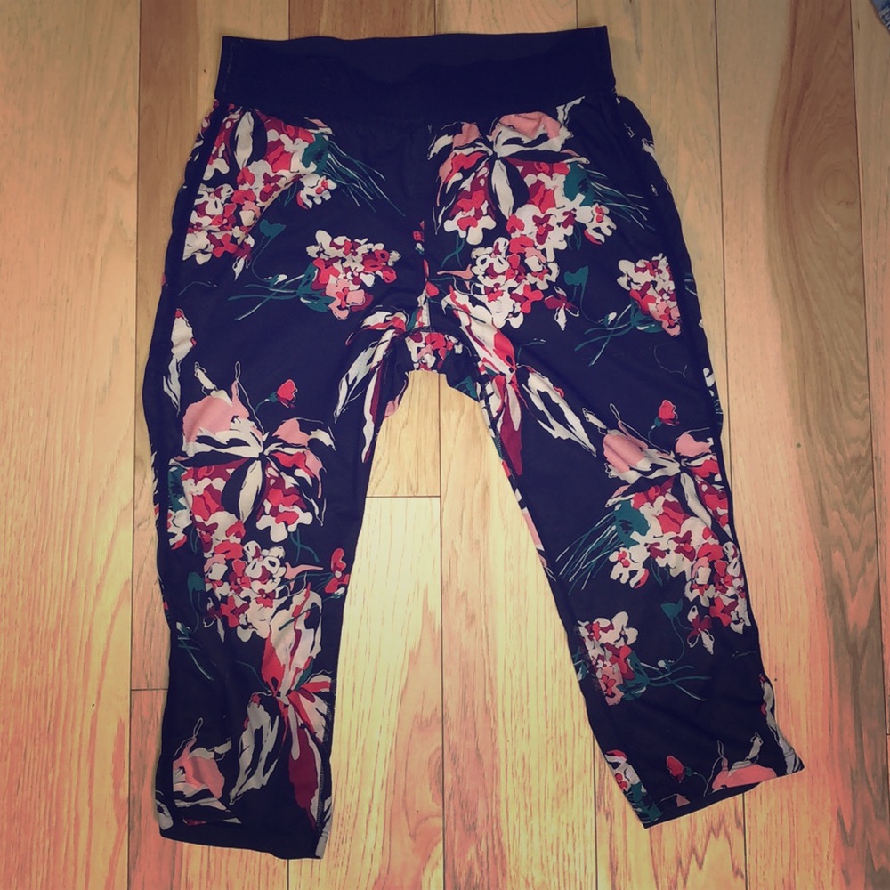3/4 length Derek Lam for Athleta fitness pants 🌺